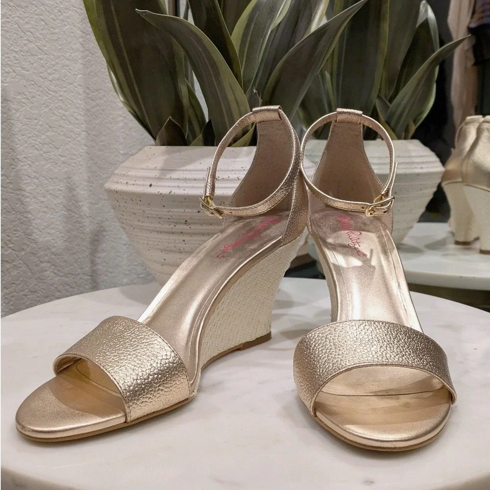 Lilly Pulitzer Bridgette Wedge Gold Metallic Sandals Sz 9M Resort Coastal Heels